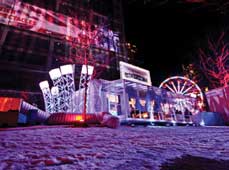 光影藝術節上的pop-up式集裝箱展示廳