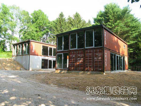 由 Adam Kalkin 設計的 Quick House 采用了對齊式箱體組合,集裝箱房屋,集裝箱建筑,集裝箱住宅,集裝箱活動房,住人集裝箱