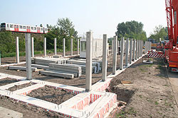 SalvationArmy 宿舍首層支撐結(jié)構(gòu)為混凝土柱,集裝箱房屋,集裝箱建筑,集裝箱住宅,集裝箱活動(dòng)房,住人集裝箱