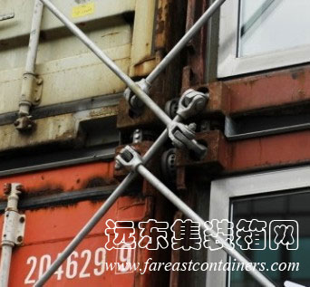 蘇黎世Freitag旗艦店的建筑鏈接和加固,集裝箱房屋,集裝箱活動房,住人集裝箱,集裝箱住宅,集裝箱建筑